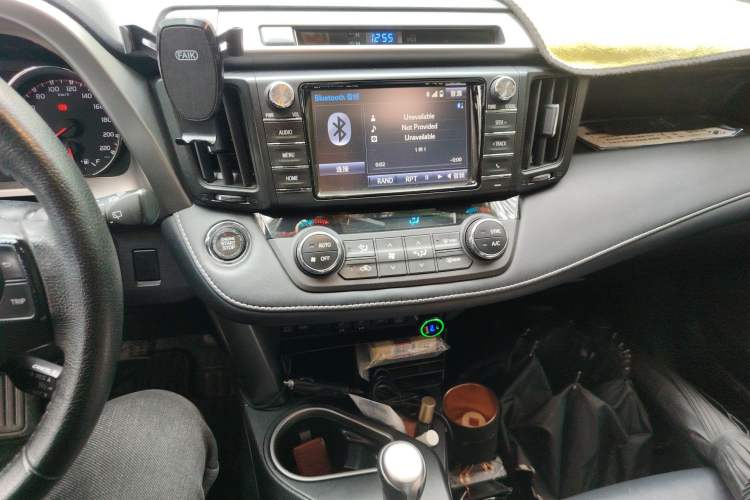 Used Toyota RAV4 2016 2.0L CVT Two-Wheel Drive Smart Edition China V Standard Audio And AC Panel