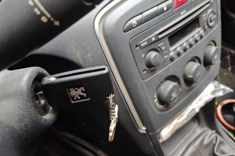 Used Peugeot 308 2013 1.6L Manual YouShang Model Vehicle Key