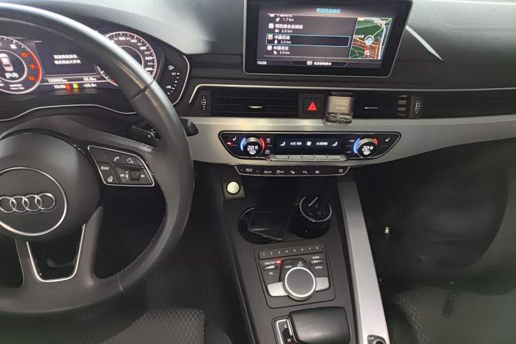 Used Audi A4L 2019 40 TFSI Fashion Edition China VI Emission Standard
