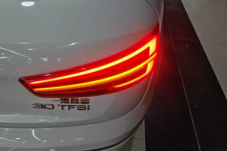 Used Audi Q3 2018 30th Anniversary Edition 30 TFSI Fashion Model
