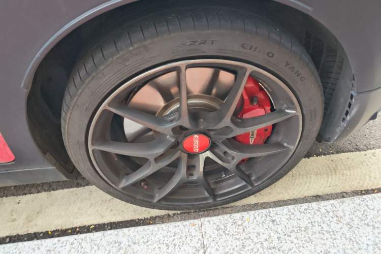 Used MINI JCW CLUBMAN 2021 2.0T JOHN COOPER WORKS ALL-IN Right Front Wheel Hub