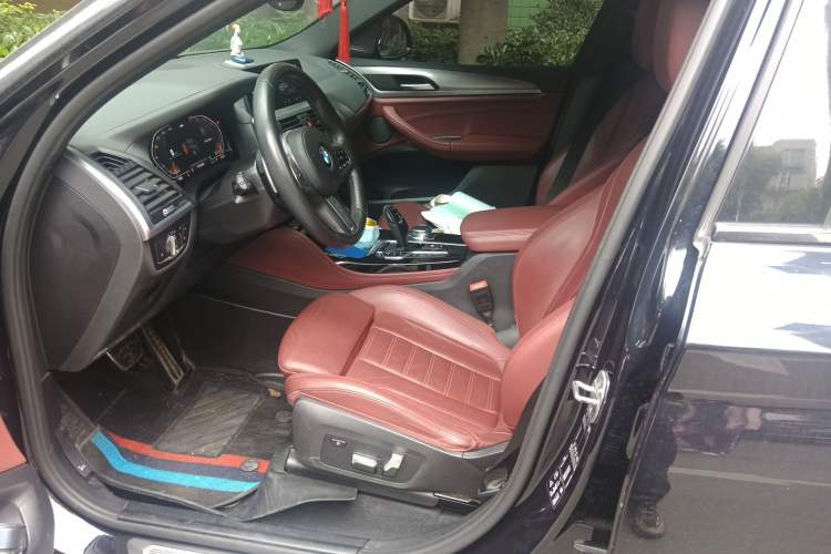 Used BMW X4 2021 Restyled xDrive 25i M Sport Night Edition Package Left Front Seat