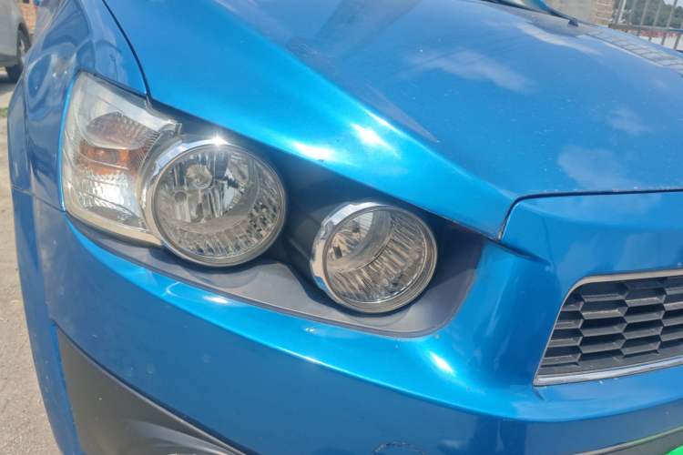 Used Chevrolet Aveo Sonic 2011 Sedan 1.4L MT SL
