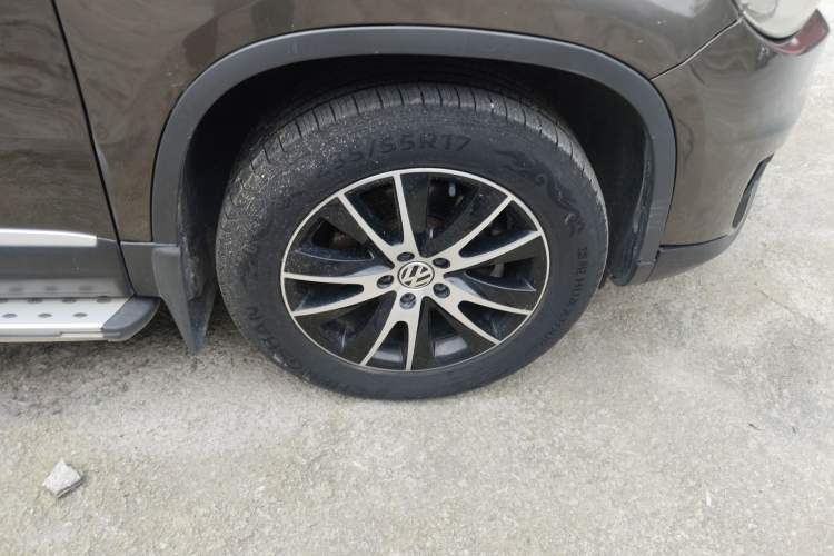 Used Volkswagen Tiguan 2015 1.8TSI Automatic Two-Wheel Drive Luxury Model Right Front Wheel Hub