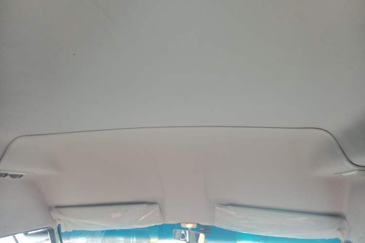 Used Iveco Daily 2023 2.5T A37M1 Long Wheelbase Mid-Roof Dual-Tire Side-Sliding Doors 5-9 Seats
