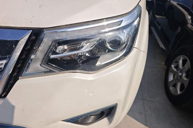 Used Nissan Terra 2020 2.5L XV 4WD Automatic Four-Wheel Drive Flagship Edition Left Front Headlight