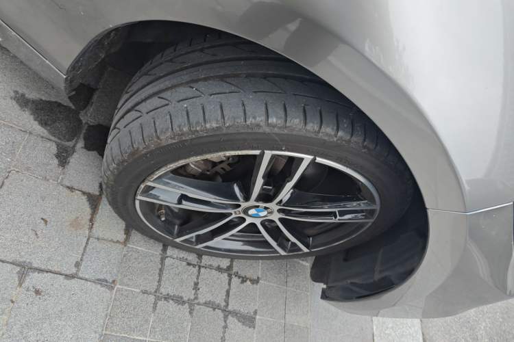 Used BMW 2 Series 2018 225i Convertible Coupe Luxury Model M Sport Package Right Front Wheel Hub