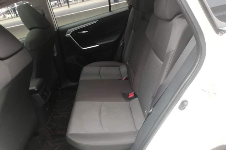 Used Toyota RAV4 2021 Revised Version Dual-Motor Hybrid 2.5L E-CVT Two-Wheel Drive Elite Edition