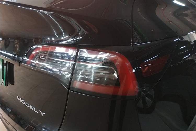 Used Tesla Model Y 2021 Long-Range All-Wheel-Drive Version
