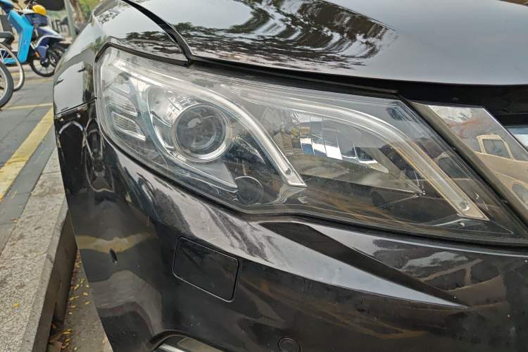 Used Zotye Z700 2018 Z700H 1.8T Manual Luxury Edition Right Front Headlight