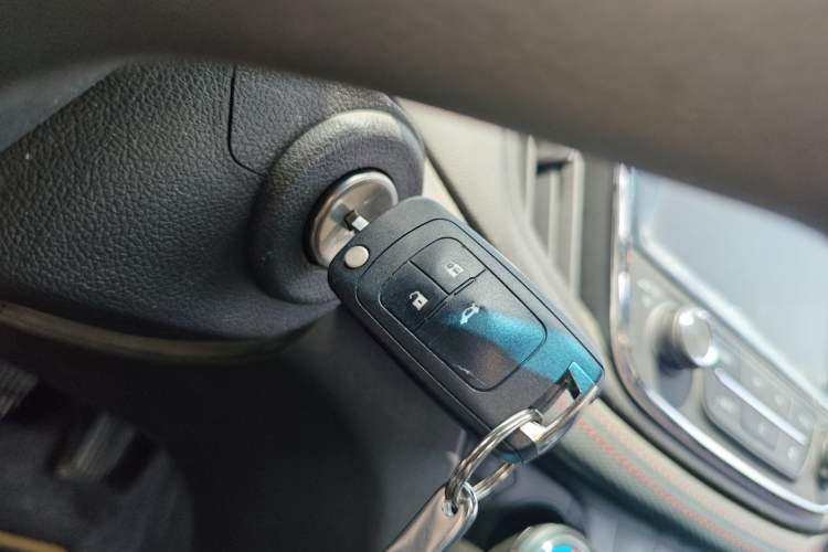 Used Chevrolet Monza 2019 RS 330T Automatic Comfort Edition China VI Standard Vehicle Key