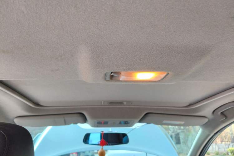 Used Nissan Tiida 2013 1.6L CVT Cool Cafe Edition Headliner