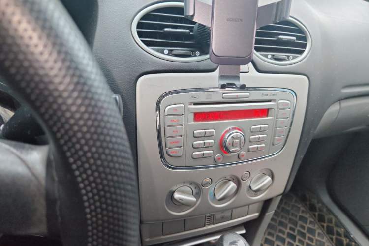 Used Ford Focus 2013 Hatchback Classic 1.8L Automatic Base Model
