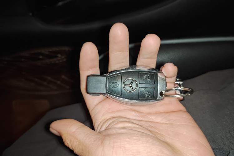 Used Mercedes-Benz R-Class 2017 R 320 4MATIC Business Edition Prestige Model