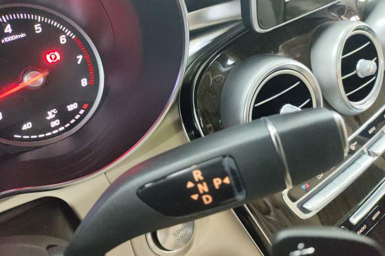 Used Mercedes-Benz GLC 2016 GLC 260 4MATIC Luxury Model Gear Lever