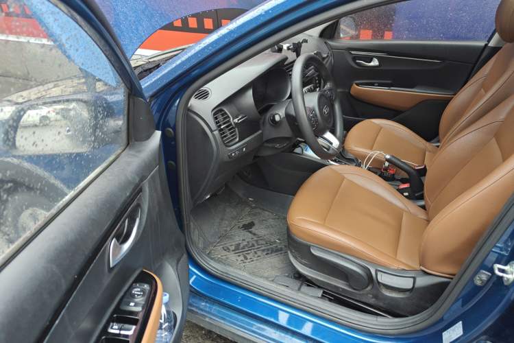 Used Kia KX Cross 2017 1.4L AT GLS Driver Seat