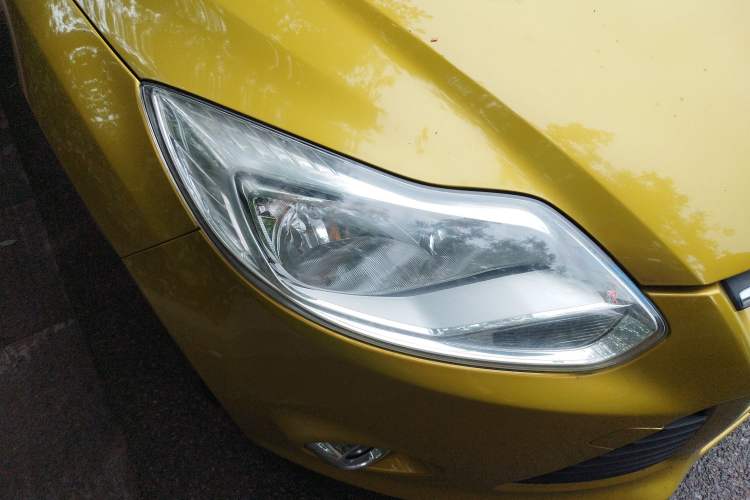 Used Ford Focus 2012 Hatchback 1.6L Automatic Fashion Edition Right Front Headlight