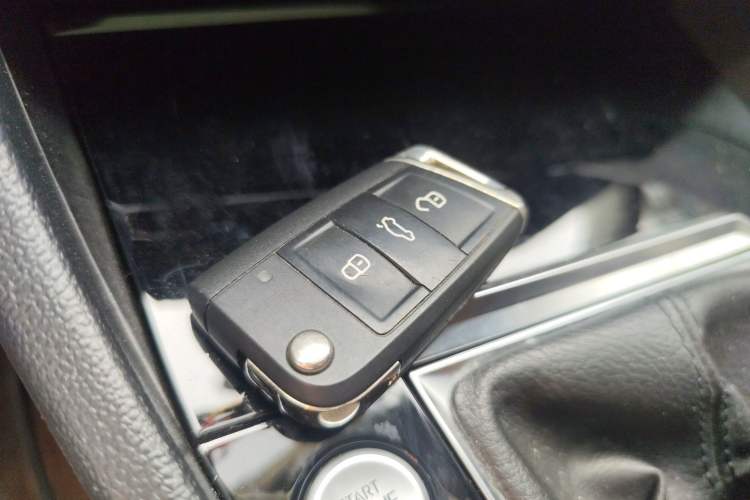 Used Volkswagen Sagitar 2021 200TSI DSG Fashionable Smart Connectivity Version Vehicle Key