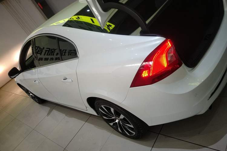 Used Volvo S60 2019 S60L Facelift T5 Intelligent Advanced Edition
