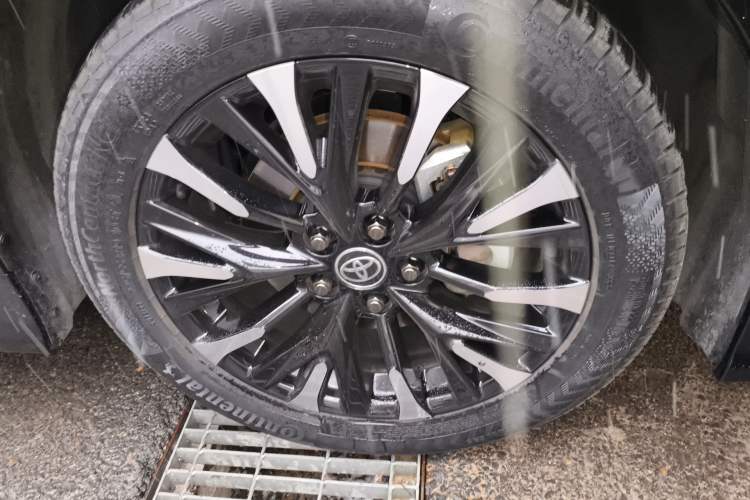 Used Toyota Alphard 2024 Dual-Engine 2.5L Deluxe Edition