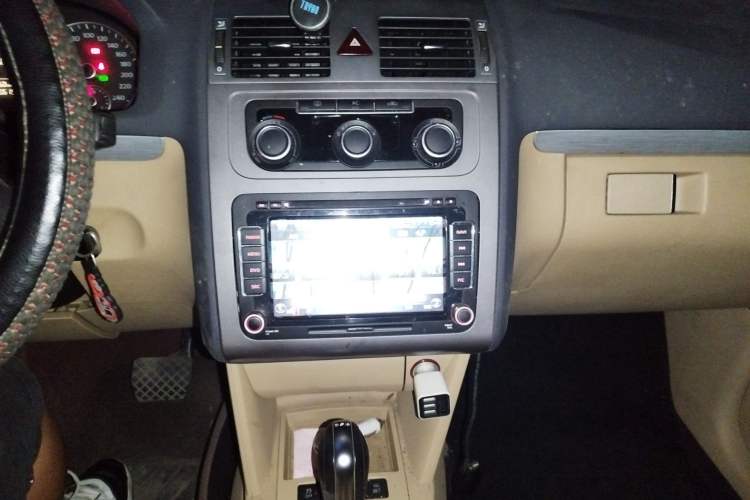 Used Volkswagen Touran 2011 1.4T DSG ZhiZhen Edition 7-Seater