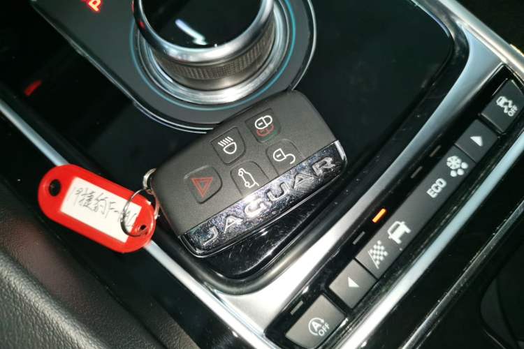 Used Jaguar F-PACE 2019 2.0T Four-Wheel Drive Urban Luxury Edition
