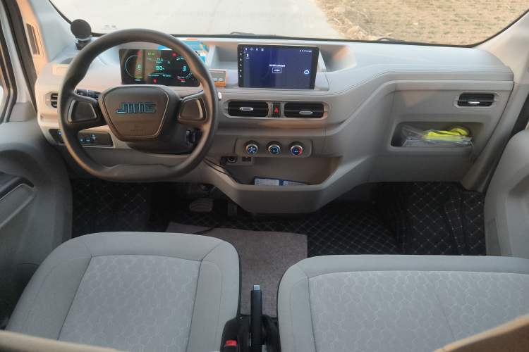 Used JMC E Fushun 2025 Model, Open Window Version, 53.58 kWh, Mid-axle, Mid-roof

