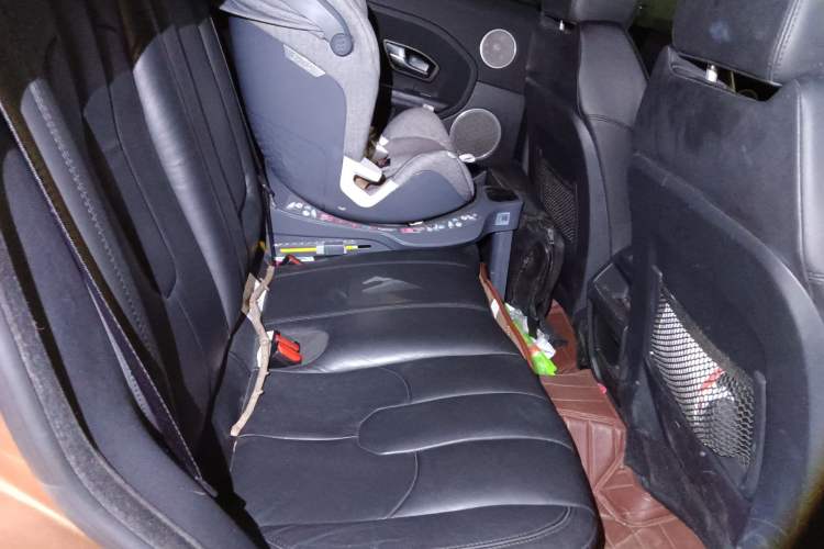 Used Land Rover Range Evoque 2014 2.0T 5-Door Luxury Edition Left Rear Seat