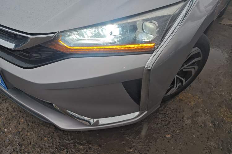 Used Dongfeng Aeolus Yixuan 2021 230T Automatic Glory Edition
