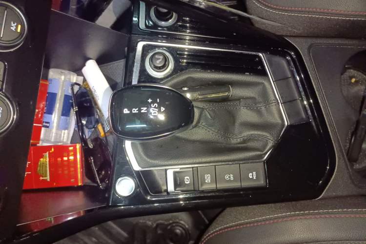 Used Volkswagen Tayron 2019 Teramont Edition 280TSI Two-Wheel Drive Luxury Model China VI Standard Gear Lever