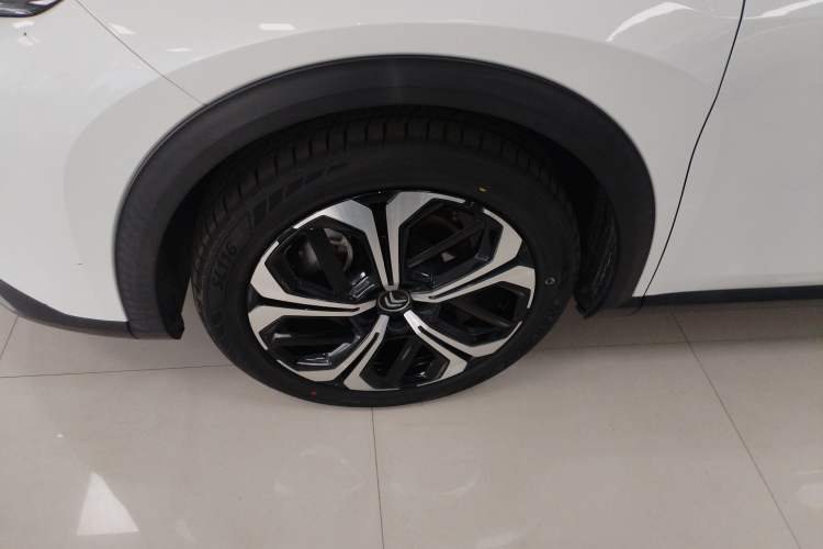 Used Citroen C5 X 2021 1.6T Impressive Edition Left Front Wheel Hub