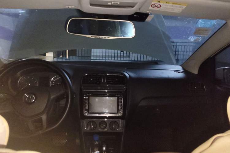 Used Volkswagen Polo 2014 1.4L Automatic Comfort Edition Headliner