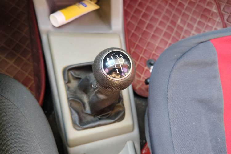 Used Volkswagen Jetta 2010 1.6L Partner Gear Lever