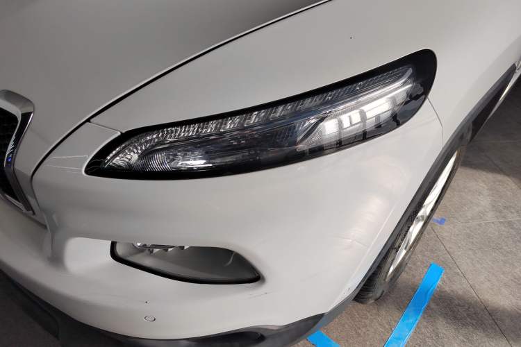 Used Jeep Cherokee 2016 2.0L Superior Edition
