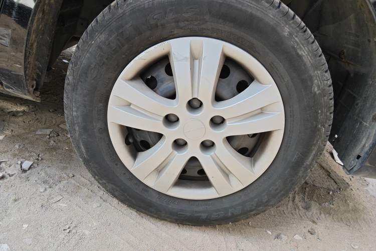 Used FORTHING Lingzhi 2022 M5 1.6L Practical Model 5 Seats
