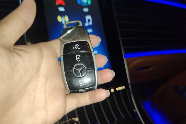 Used Mercedes-Benz Vito 2023 2.0T Elite Version 7 Seats
