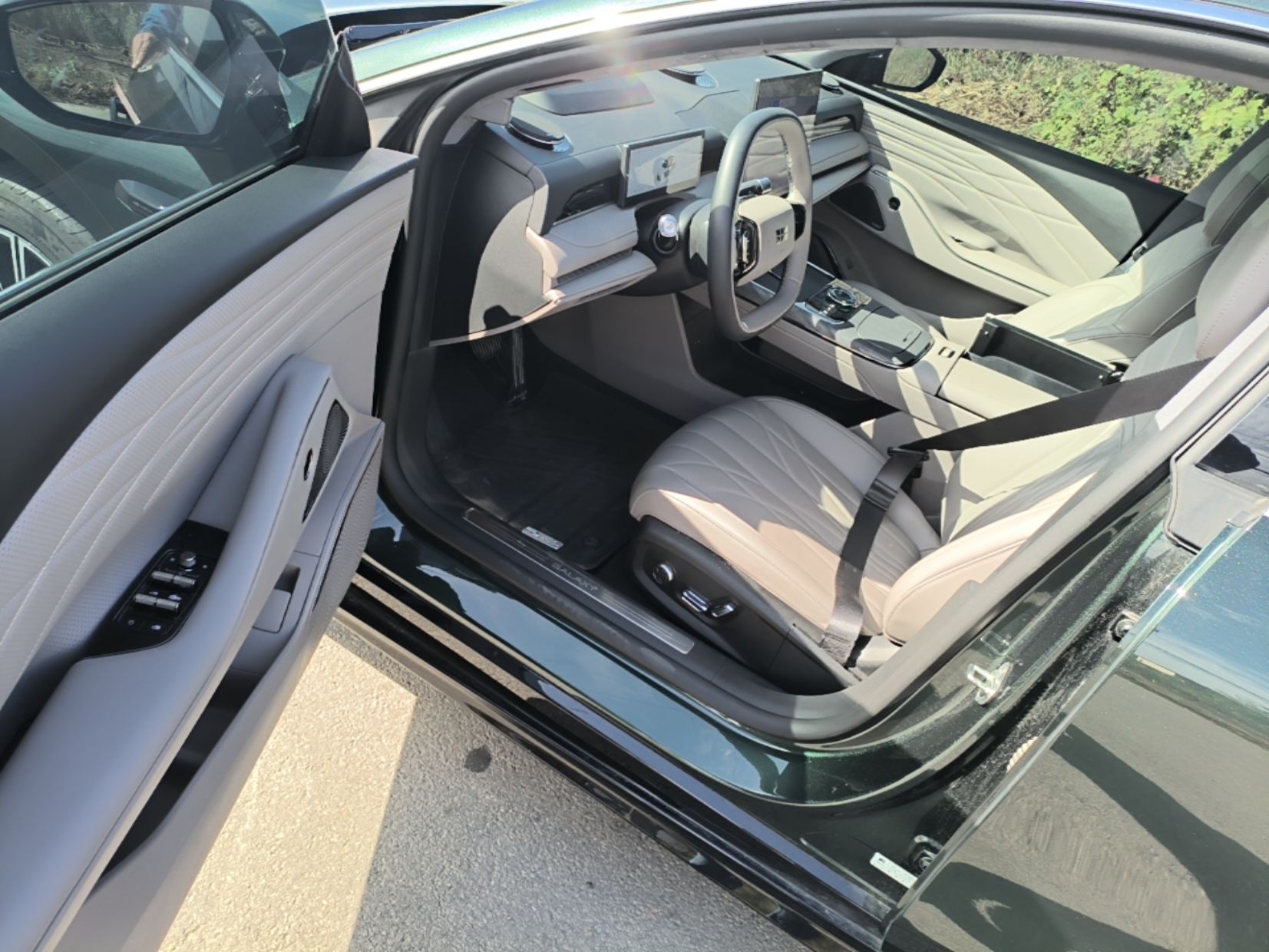 Geely Galaxy 8 2025 130km EM-P Starship Edition — снимка 18