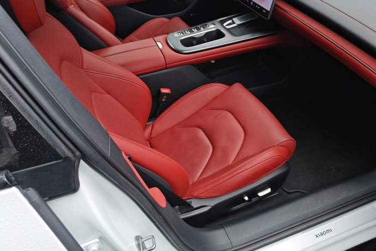 Used Xiaomi Auto SU7 2024 Four-Wheel Drive Ultra-Long Range Advanced Intelligent Driving Max Edition Right Front Seat