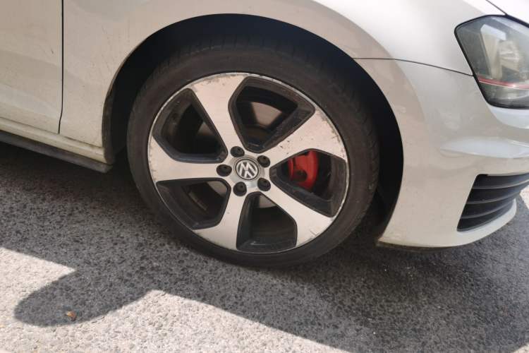 Used Volkswagen Golf GTI 2016 2.0 TSI GTI Right Front Wheel Hub