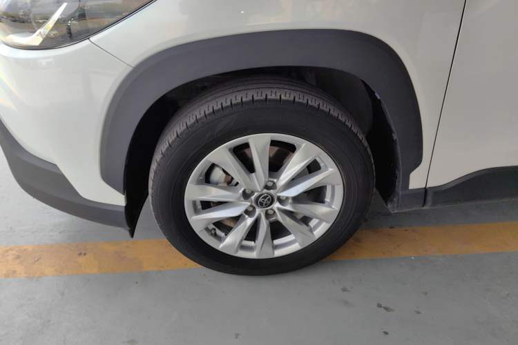 Used Toyota Corolla Cross 2022 2.0L Elite Edition Left Front Wheel Hub