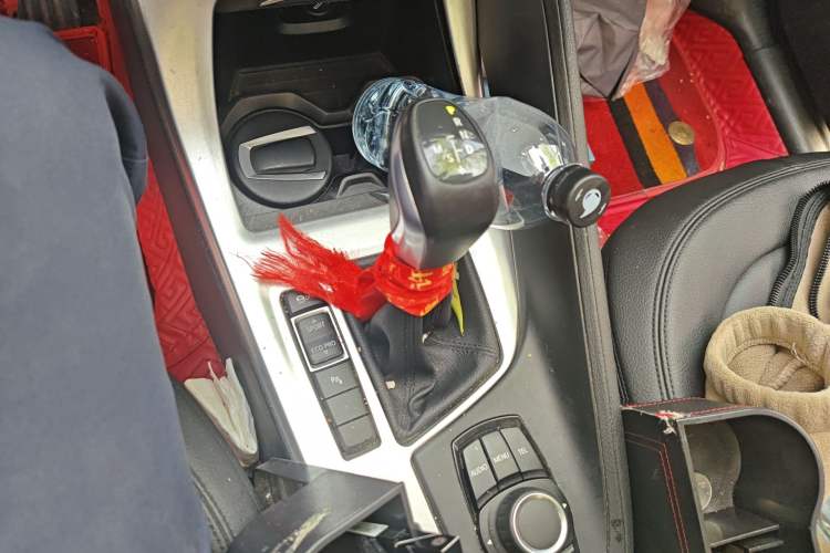 Used BMW X1 2016 sDrive18Li Premium Edition Gear Lever