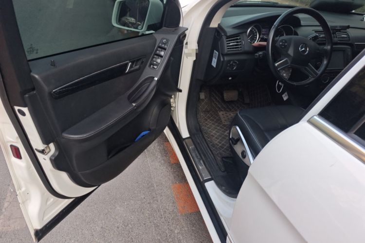 Used Mercedes-Benz R-Class 2015 R 320 4MATIC Luxury Model
