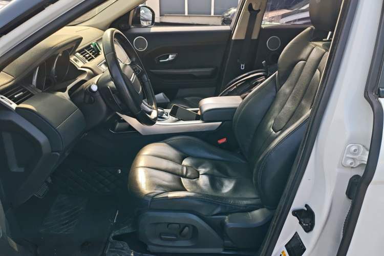 Used Land Rover Range Evoque 2015 2.0T Five-Door Zhiyao Edition Left Front Seat