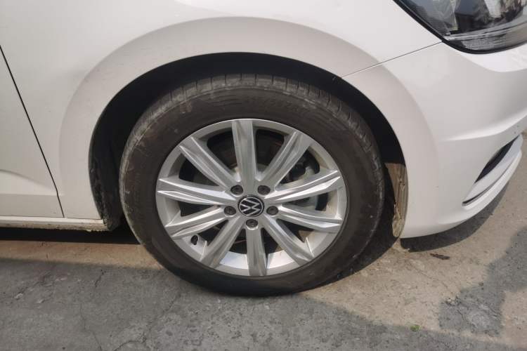 Used Volkswagen Touran 2021 Touran L 280TSI DSG Comfort Edition 7 Seats Right Front Wheel Hub