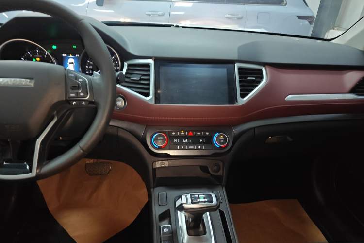 Used Haval H6 Coupe 2019 1.5T Automatic Two-Wheel Drive Luxury Smart Connectivity Version China VI Standard
