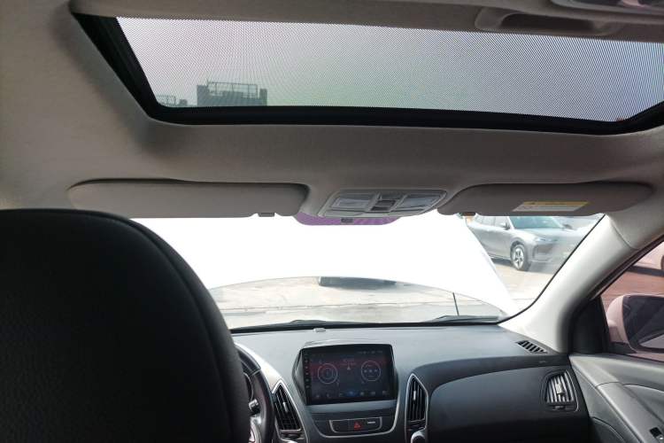 Used Hyundai ix35 2015 2.0L Automatic 2WD Smart Version China V Standard
