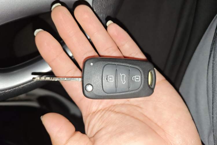 Used Kia K2 2015 Hatchback 1.4L AT GLS Cool Edition