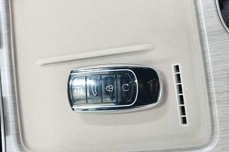 Used Chery Tiggo 8 PLUS 2025 290TGDI DCT Prestige 5-Seater
