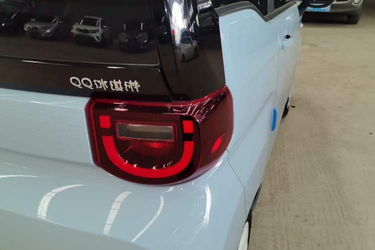 Used Chery QQ Ice Cream 2022 170km Sundae Phosphate Lithium-Ion
