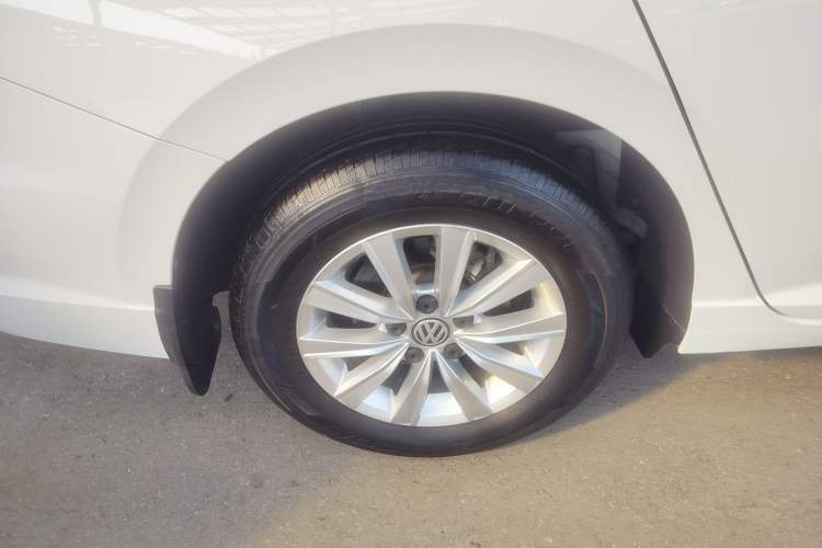 Used Volkswagen Lavida 2019 1.5L Automatic Fashion Edition China VI Exterior 5